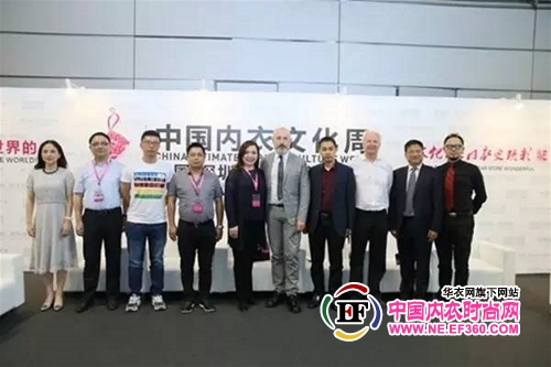 創(chuàng)意總監(jiān)MR.RENE現(xiàn)身2016深圳內(nèi)衣展(圖3)